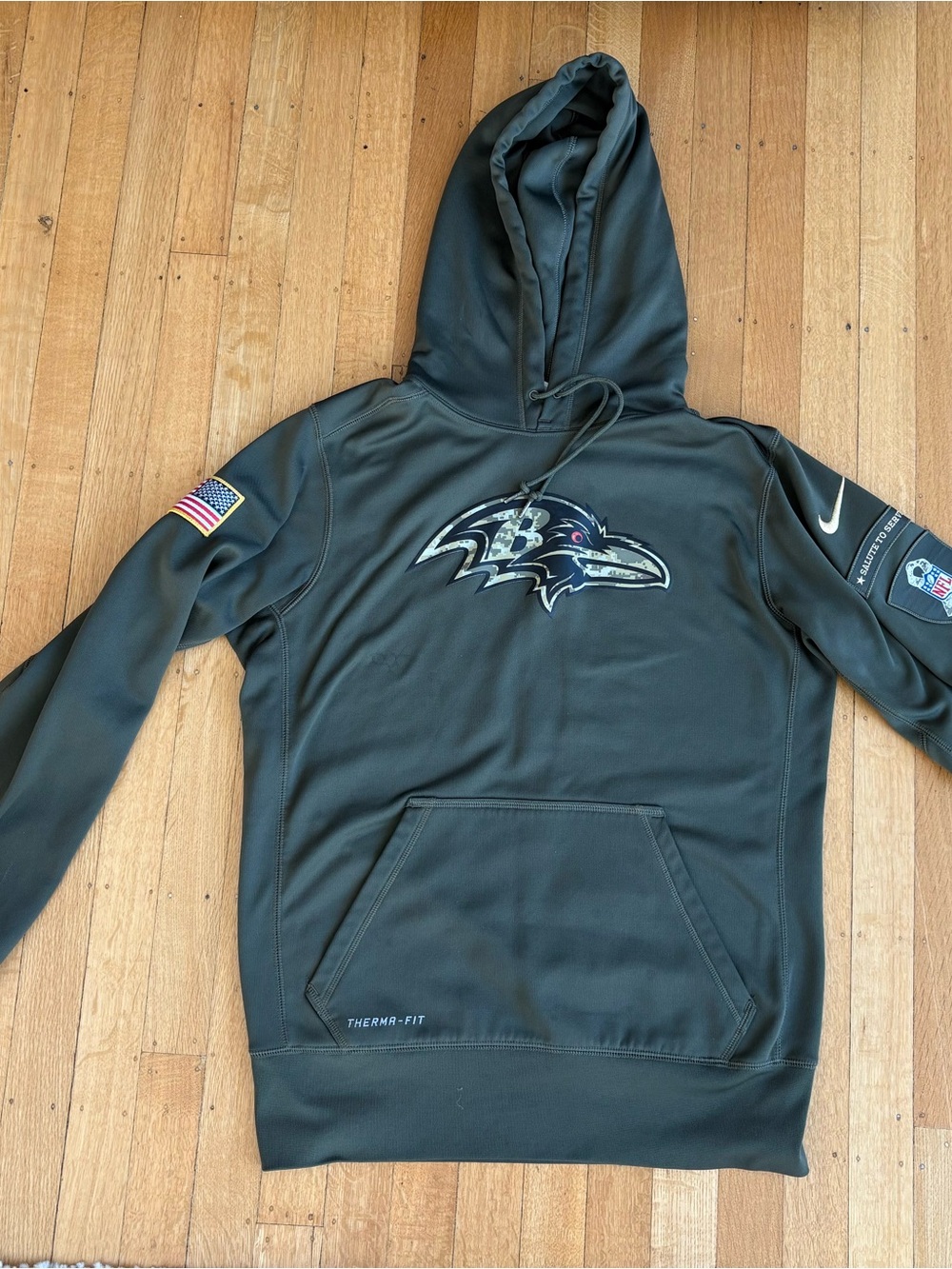 Nike Therma Fit Ravens Salute to Service Hoodie S Camo NFL USA on Field Swoosh